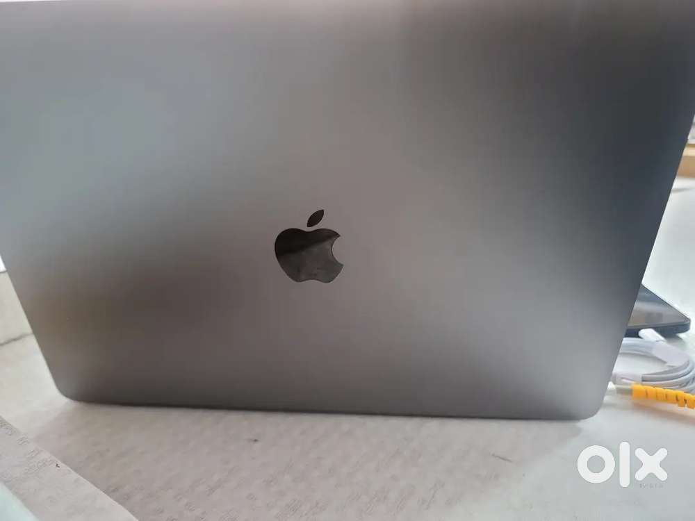 MacBook pro i5 ssd 256 ram 8 gb