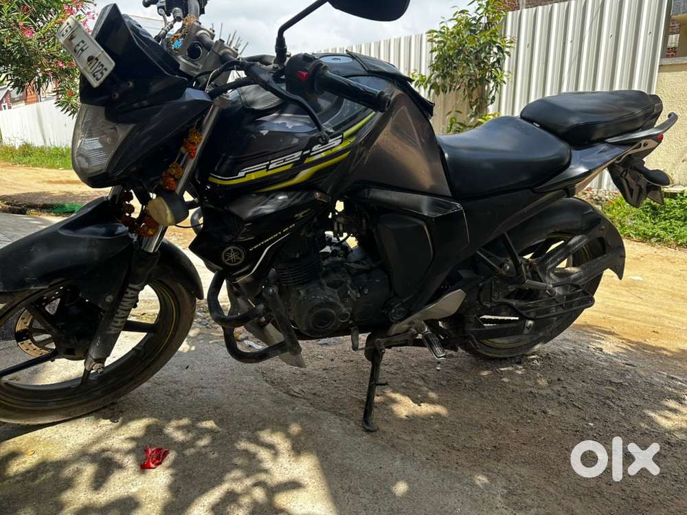 FZS v2 2016 model good condition