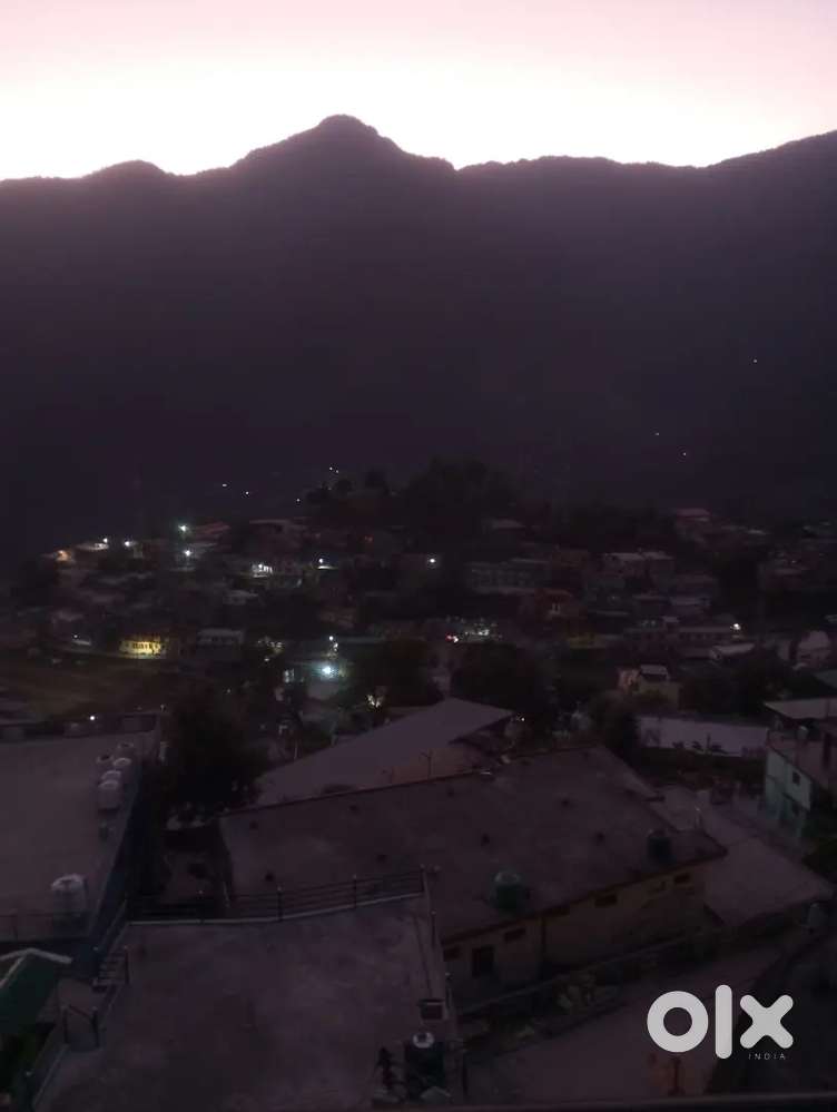 Rishi vihar main kisi ke pass plot ho to massage ya call karey