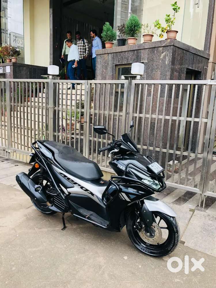 Yamaha aerox 2024 1st owner 5yr insurance new condition at ssmotors