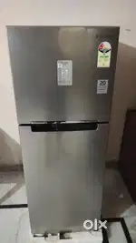 Samsung duble door 236 litre 5 month old