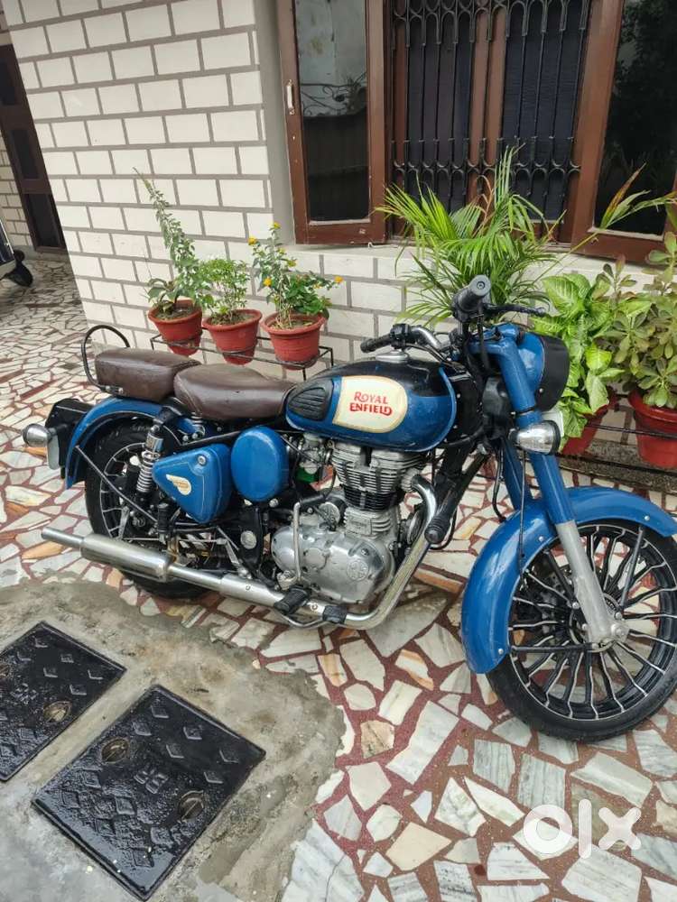 Bullet classic 350 with alloy new tyres less driven