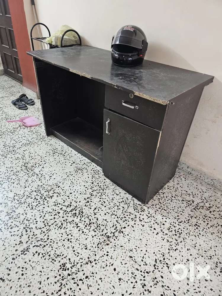 WOODEN STUDY TABLE
