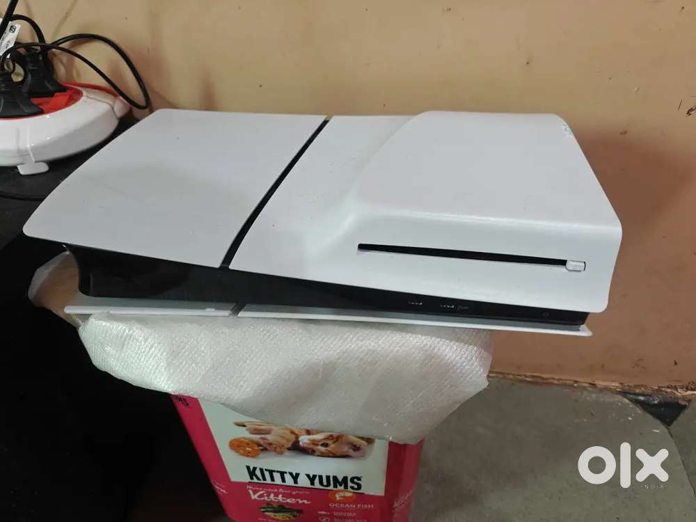 Sale My 3.5 month Old playstation 5 slim