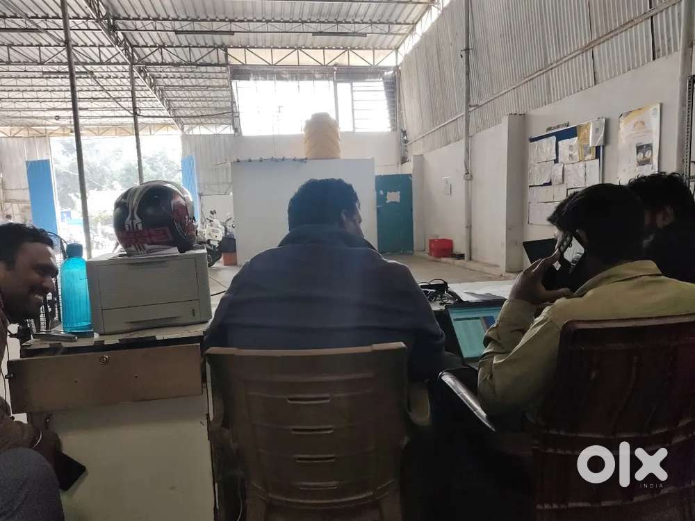 milk deliverey morning shift
 3 hours