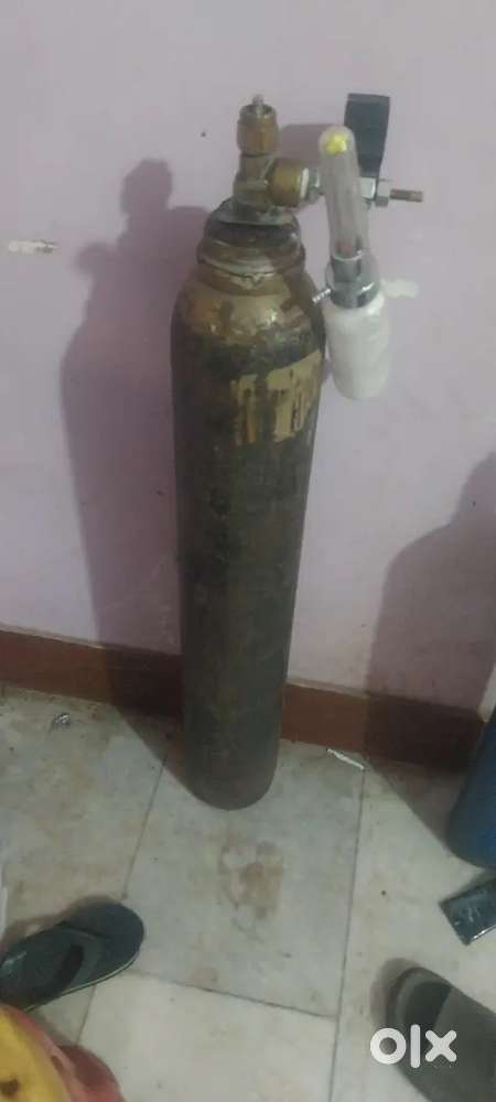 Oxygen Gass cylinder
