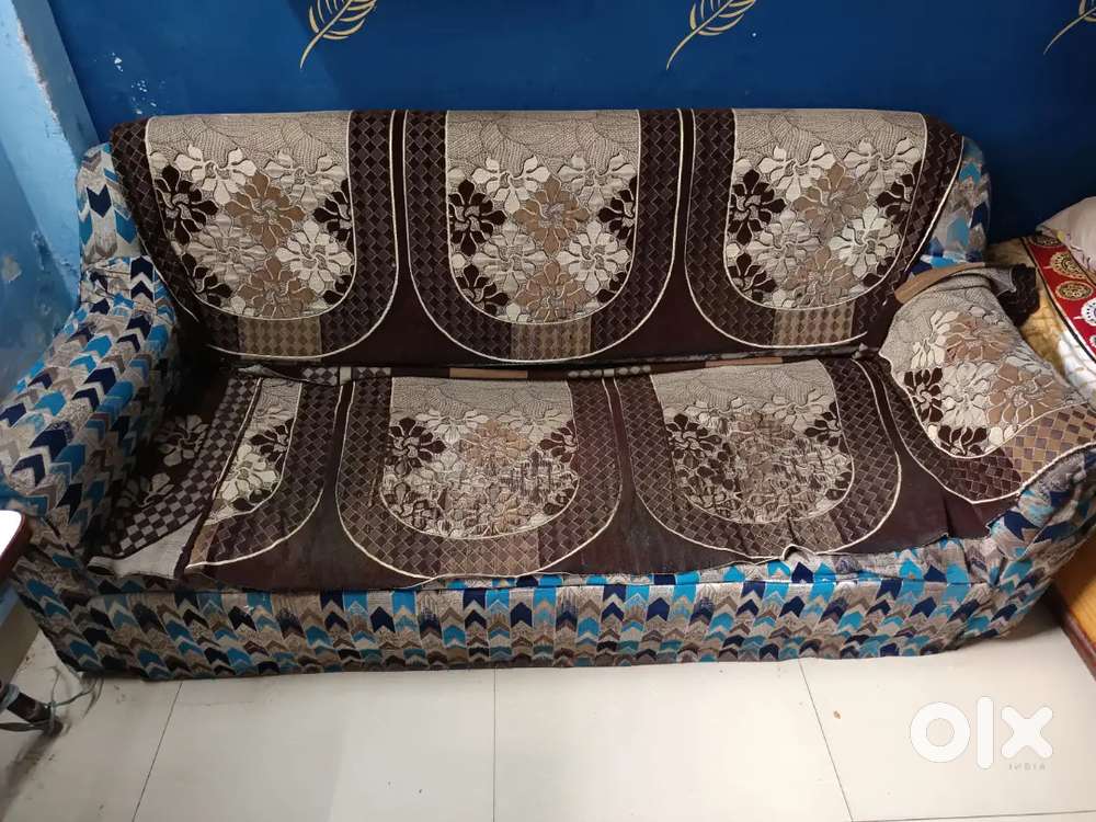 3 seater sofa  blue colour