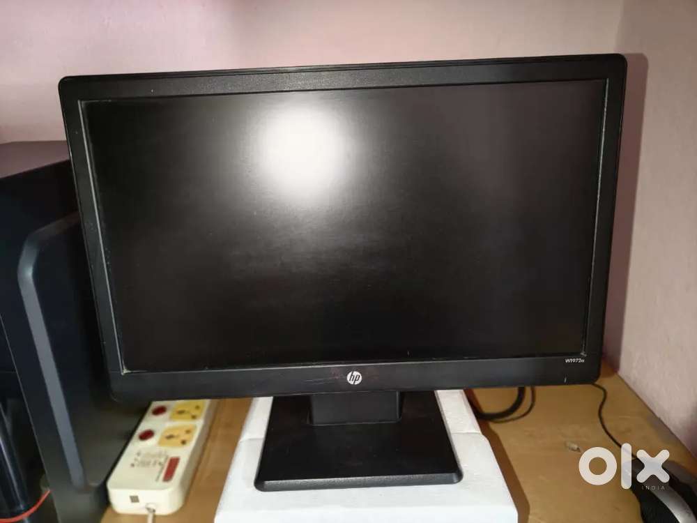 HP monitor 18.5inch display size it's very good condition