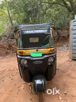 Low km good condition auto riksha