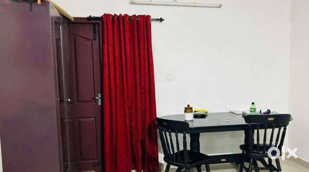Vaccancy for female for room sharing
