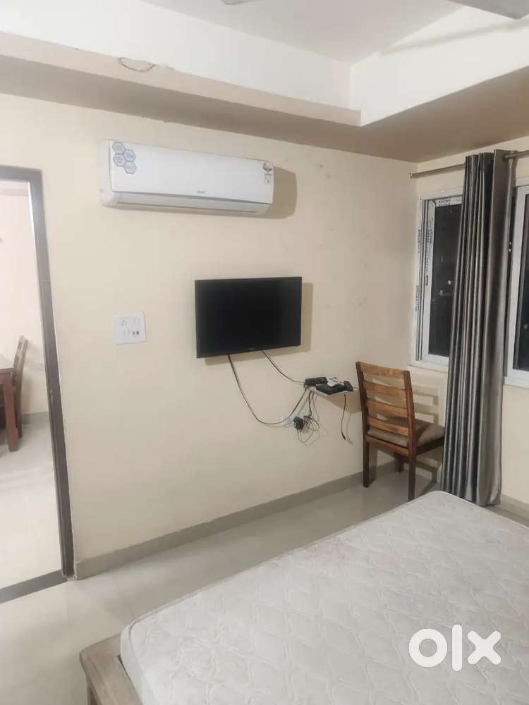 1bhk fully furnished flat with world class amenities in multistory apt