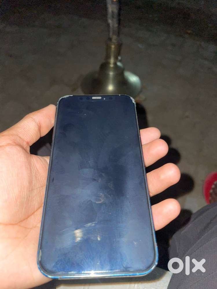 I phone 12 blue colar