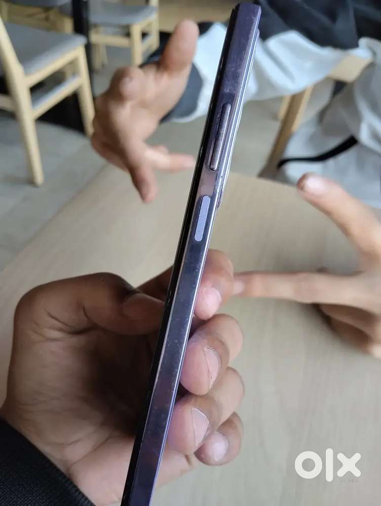 Oppo a3 pro 5g new condition bas sim tray crack ha or display change