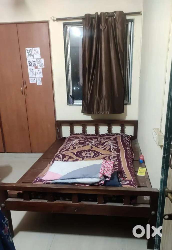 Female PG in Malad West