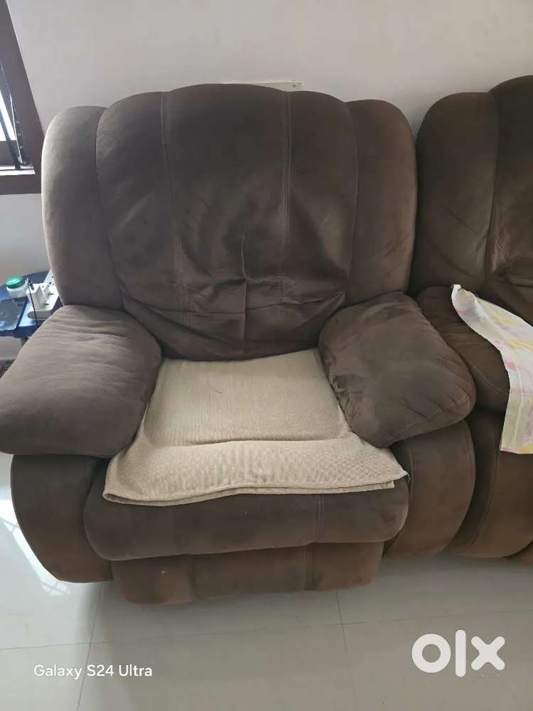 Damro 3 + 2 sofa and 2 recliner chairs for sale