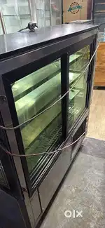 Cake and bakery counter