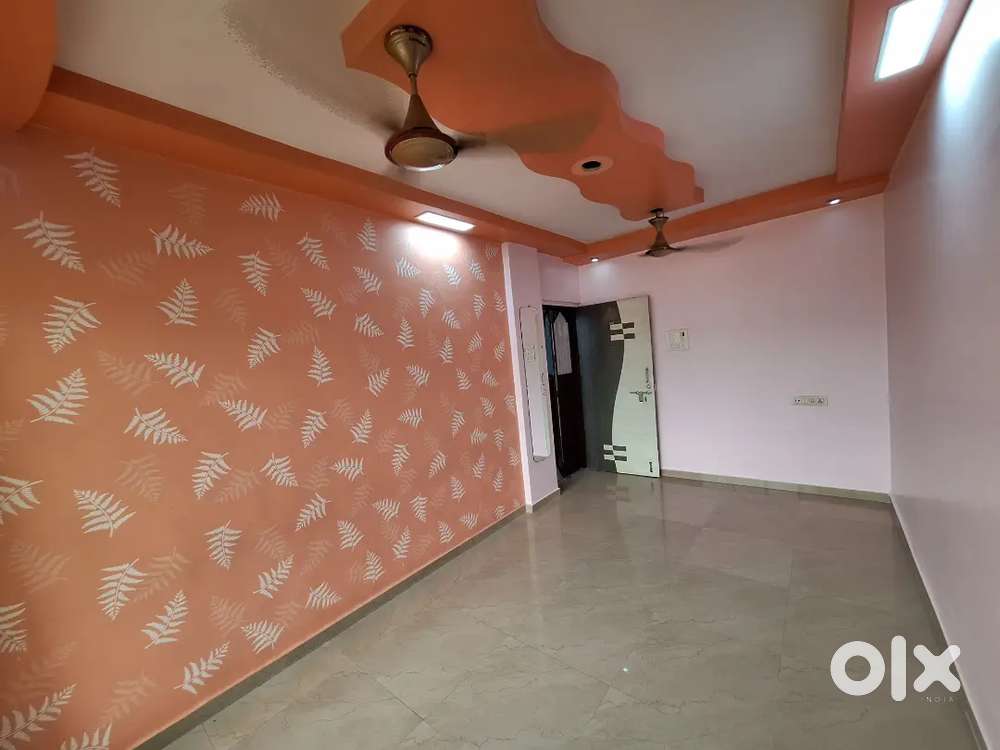 2bhk flat available for heavy diposit near by station