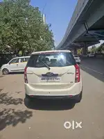 Mahindra XUV500 2014
