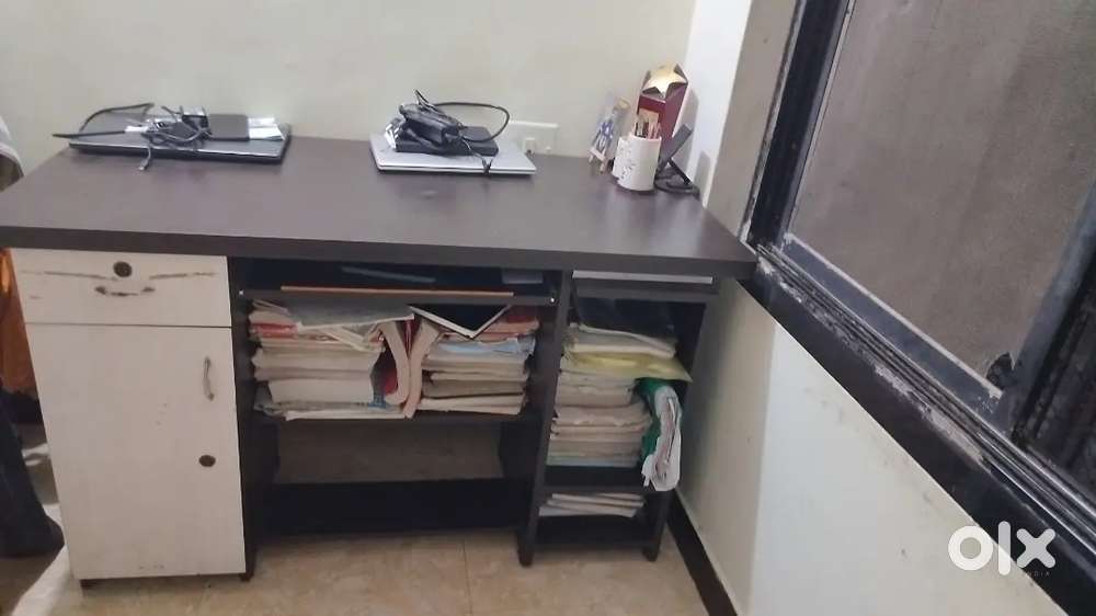 Computer table/study table