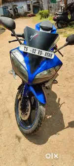 Yamaha R15 V2