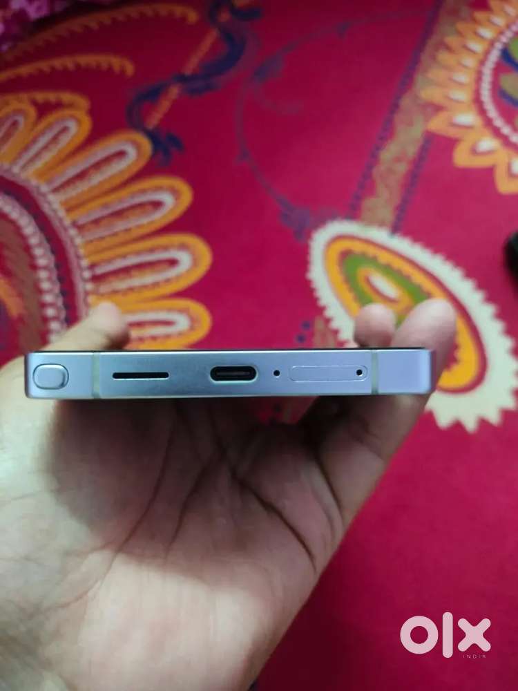 Galaxy S25 Ultra .. 2 months use only.. Super mint condition