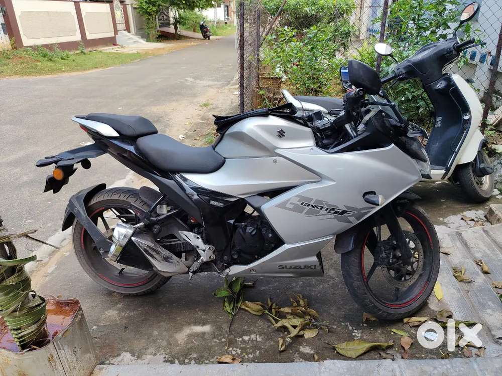 Suzuki Gixxer SF bike