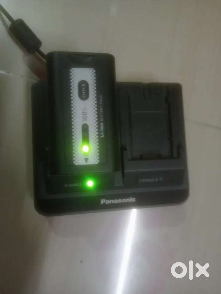 Panasonic Video camera battery charger and battery