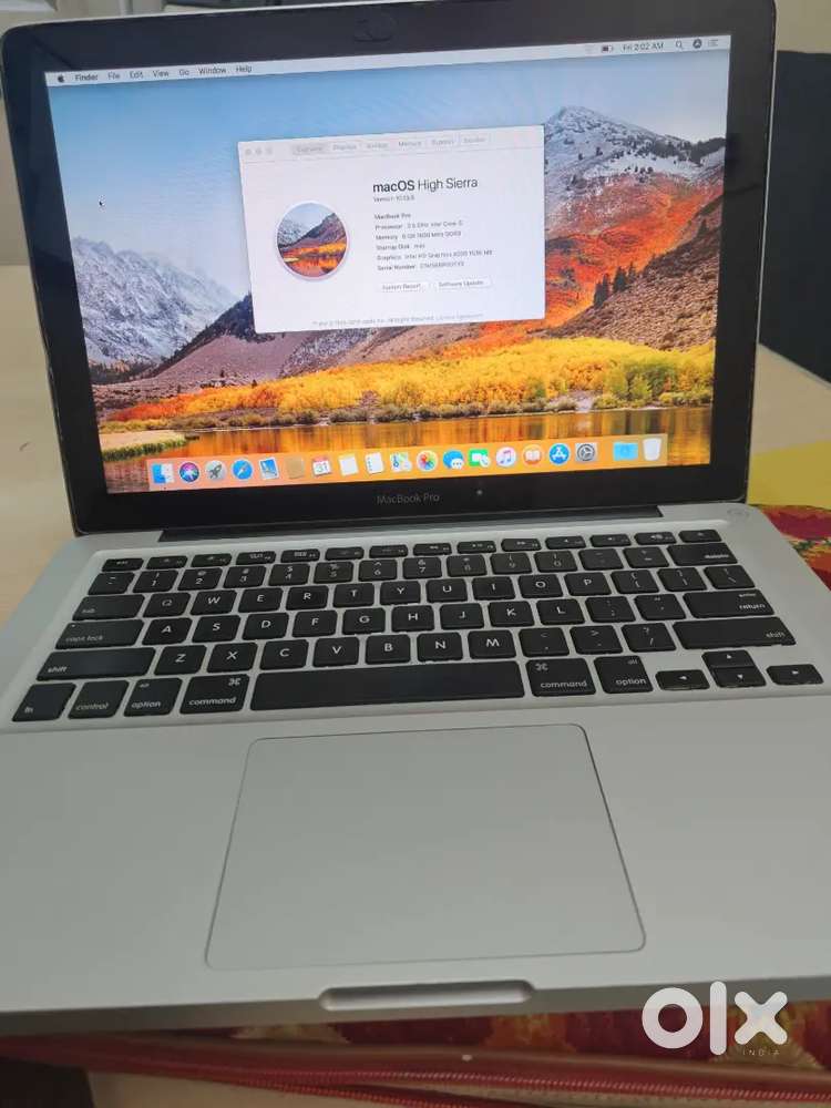 Laptop mac book pro  os i5