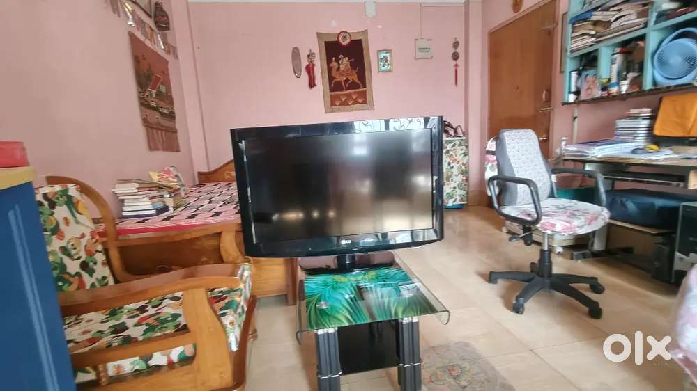 Colour LCD TV