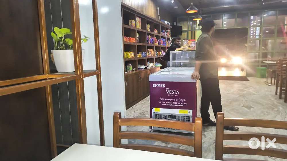 Chinese , waiter & captain