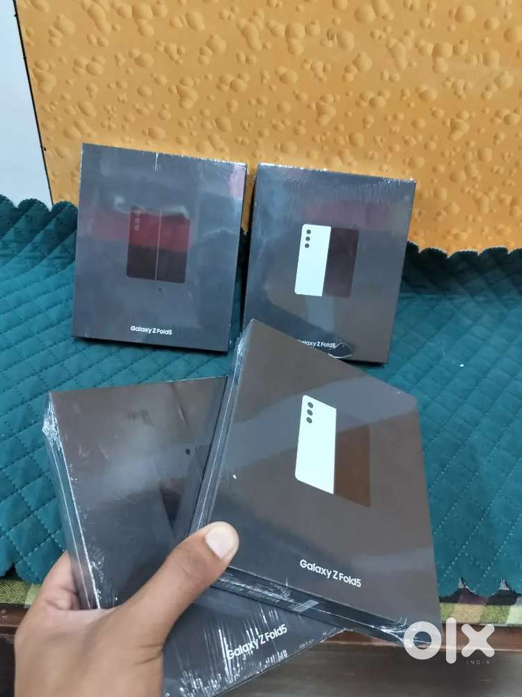 Today deal samsung fold5 5g 256gb box packed with bill nd warranty