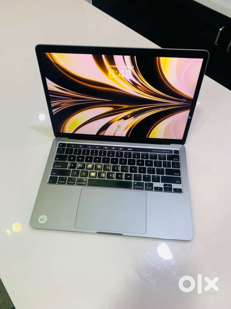 Apple MacBook Pro  13inch  2020  intel i7  32GB  512GB  A2251