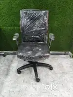 Refurbished furniture office table chair Best quality chair