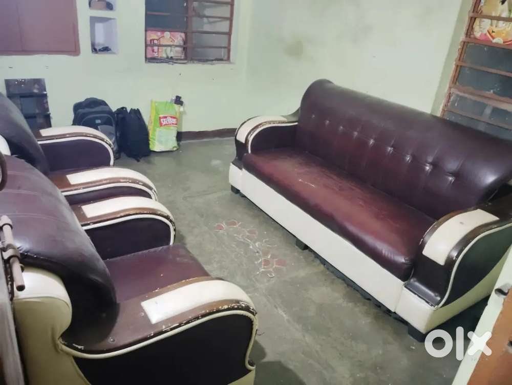Sofa set very gud condition.