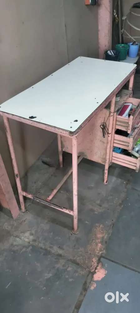 DRAFF TABLE