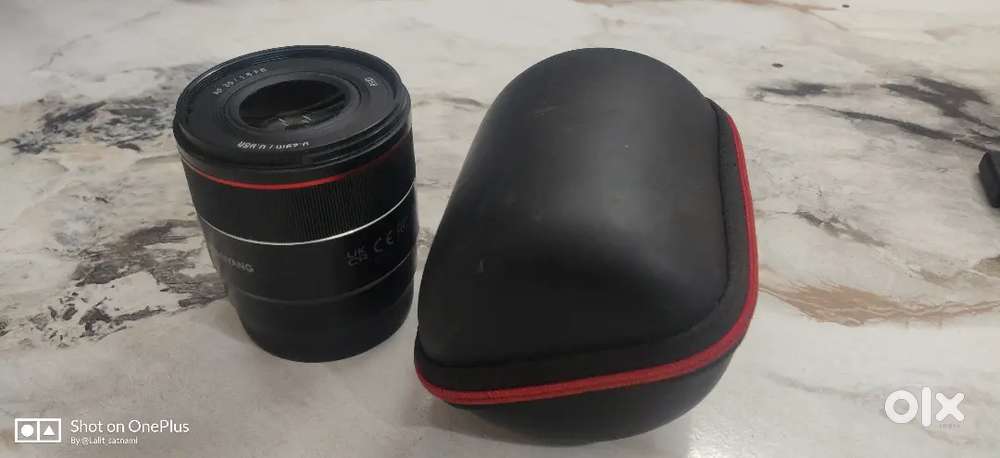 Sony a7iii with 35mm 1.8 samyung argent sell