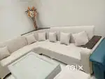 Corner L shape 2+1+1+2 with center table and 2 extra sitting stools