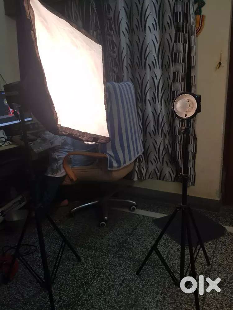 Refector camera light 2 stands with light