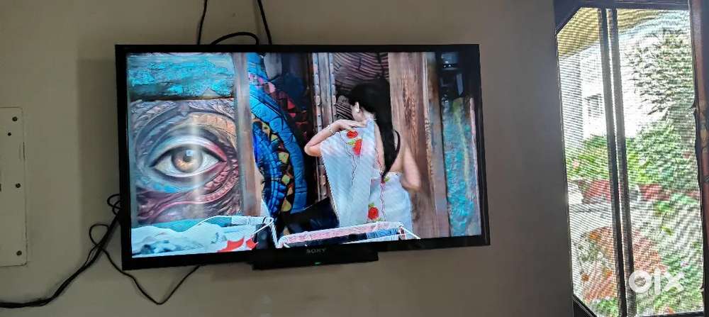 Sony Bravia 32 TV for sale