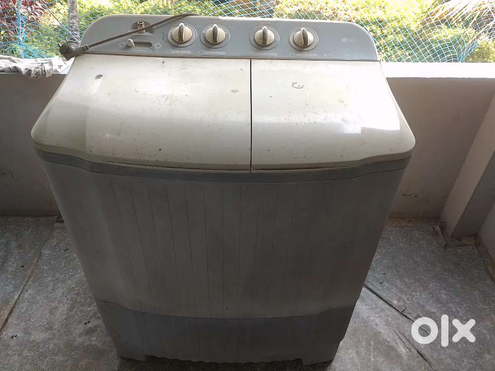 LG 6.5 kg Semi Automatic washing for sale