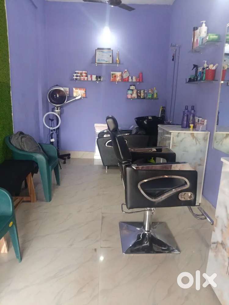 8th month opening salon