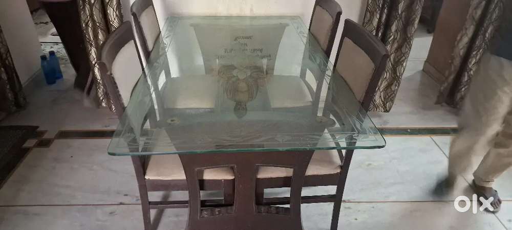 4 seater dining table with chairs