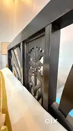 Antique wooden bed for sale in South Kolkata