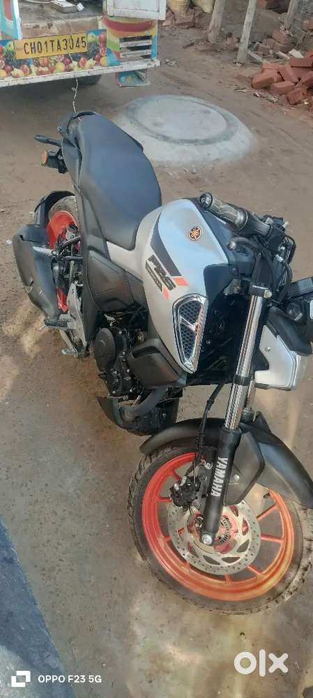 Urgent sale fzs v4