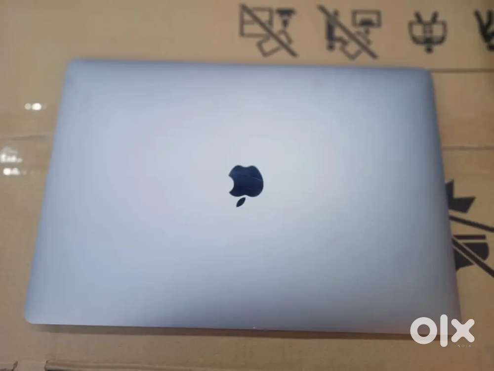 The Apple MacBook Pro A2141 MacBook Pro 9th Gen Intel Core i7/i9