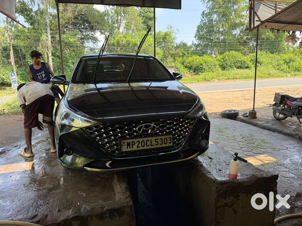 Hyundai Verna black colour 2022 Diesel Well Maintained