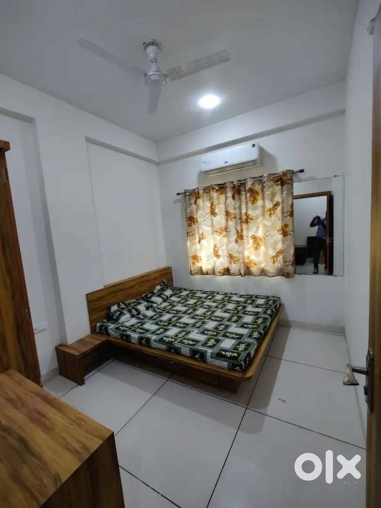 Zero Brokrage!! Fully furnished 1 BHK flat in Vijay nagar , 78 scheme