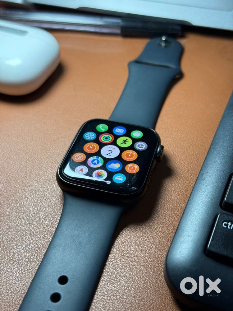 Apple Watch SE 2 (44mm, Midnight) – With Box & Charger