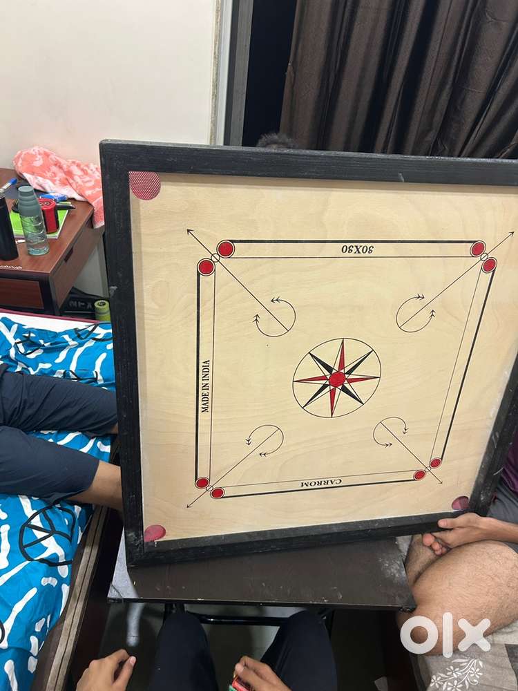 Carrom board