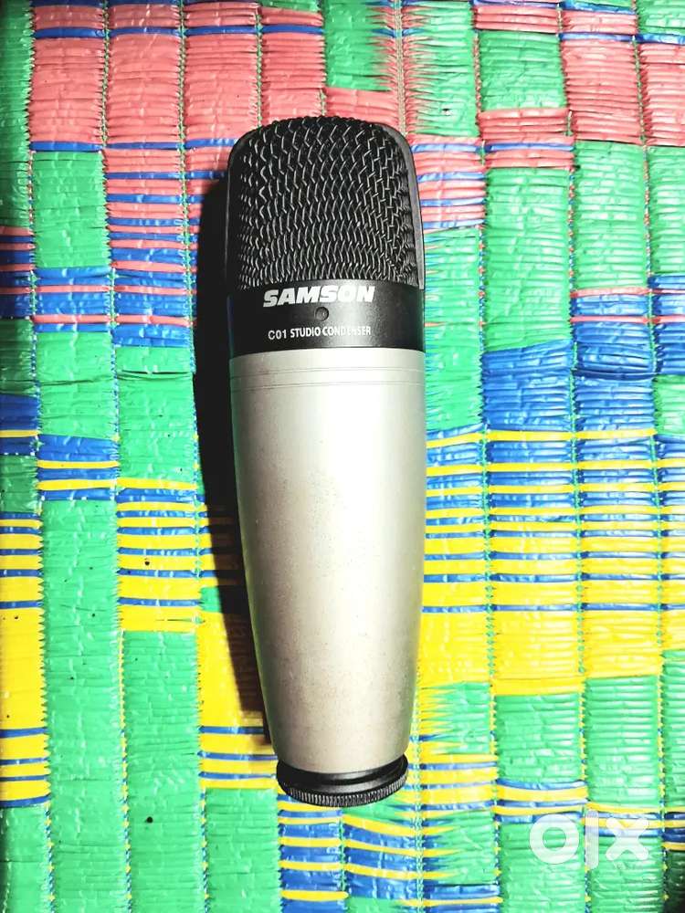Condenser microphone (Samson CO1)